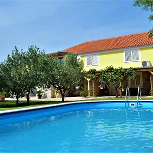 Luka Biograd - Apartament Benkovac